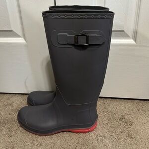 Kamik: Rain boots size 8 but fits more like size 7